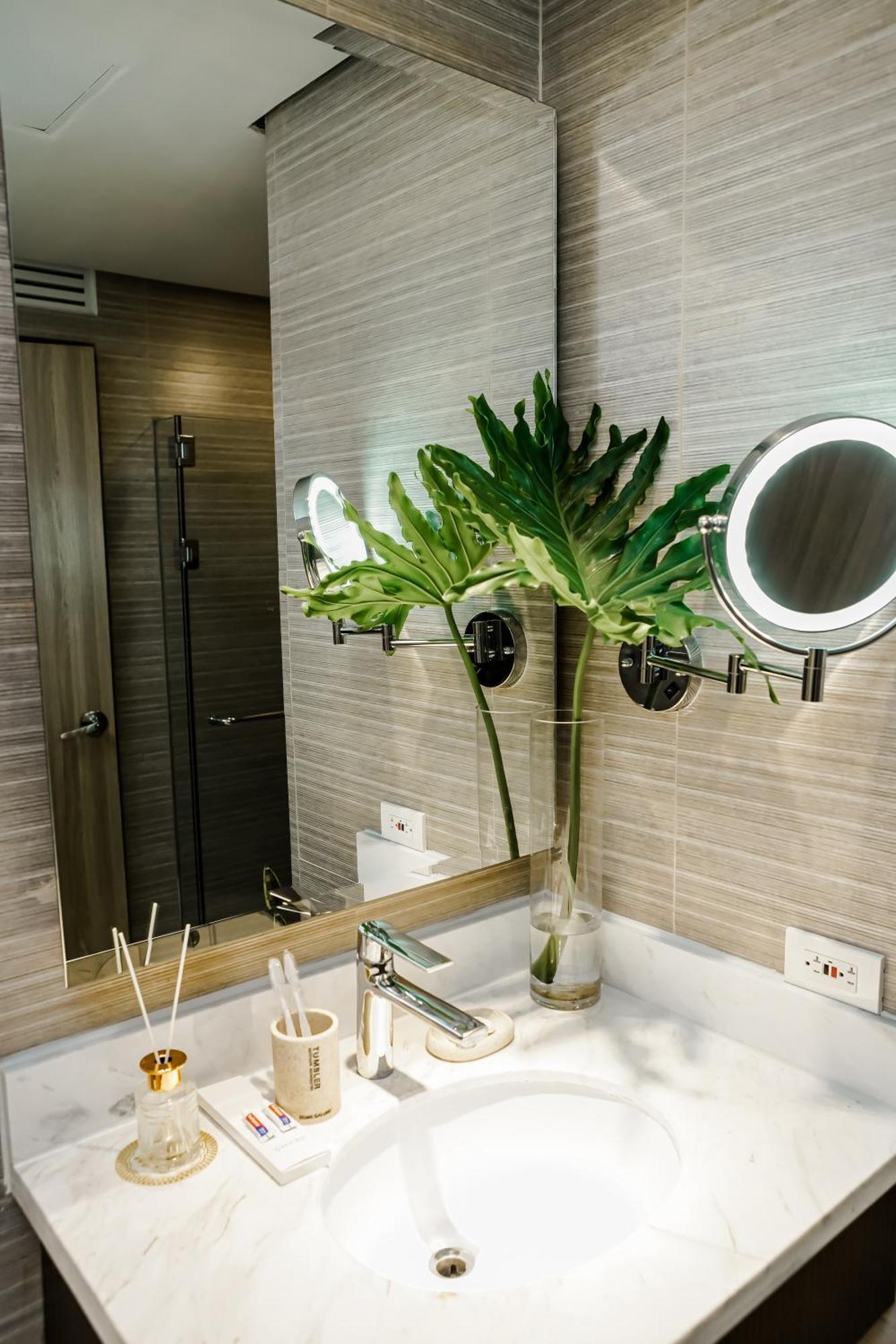 Luxe Suite At Bcct - Bgc'S Prime Studio - Gym, Infinity Pool With Breathtaking Skyline View Taguig Exteriör bild